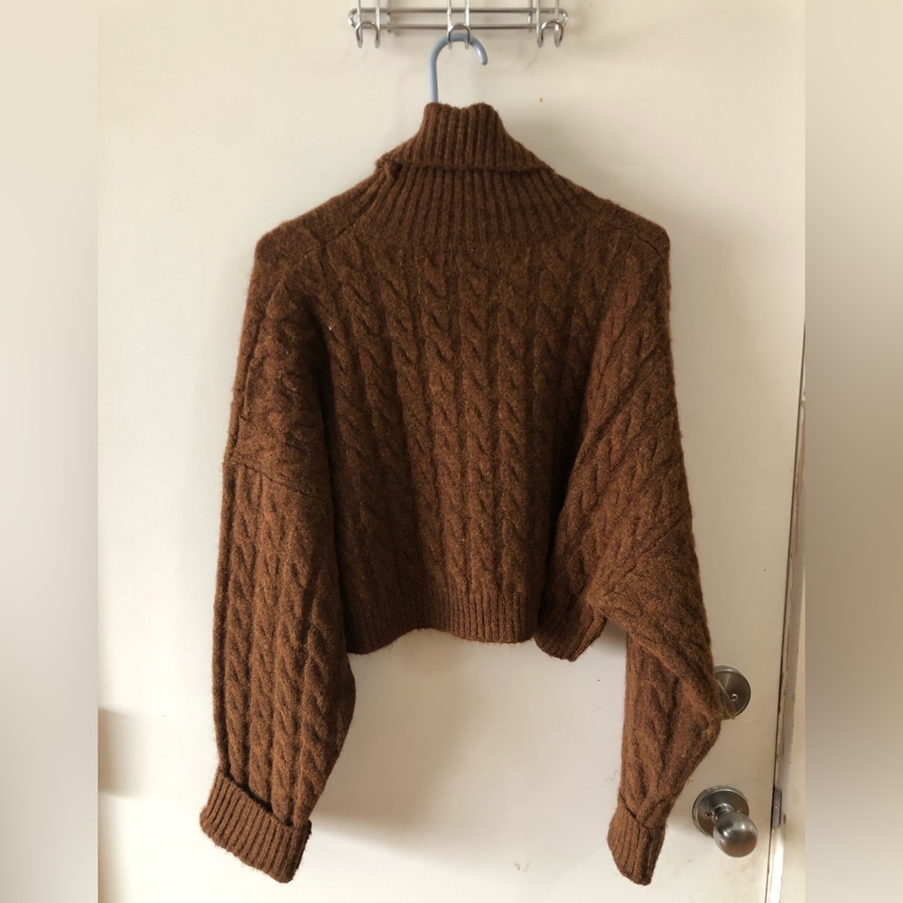 Mimosa crop top turtle neck